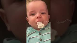 No mom don't play with my food 😒