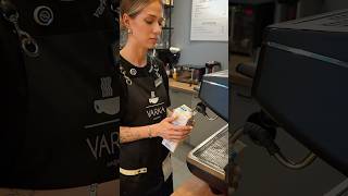 Американо с молоком или молоко с американо? #кофе #кофейня #бариста #общепит #официант