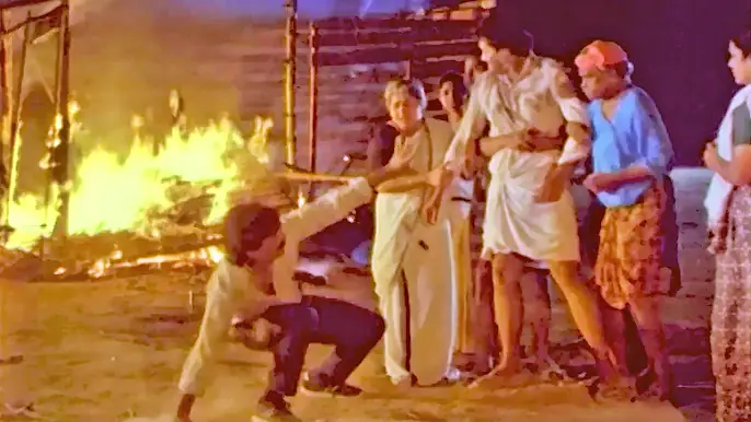 "കൊല്ലും ഞാൻ ഇവനെ.." | Suresh Gopi Malayalam Movie Scene |  Ponnurukkum Pakshi