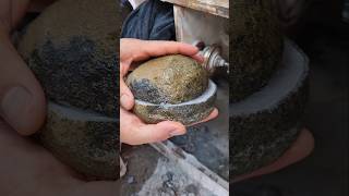 عجب سنگی بود شما میگن چند میلیون می ارزه🤩 #سنگ #گوهرسنگ #جواهر #شکارسنگ #shorts #gems #crystals