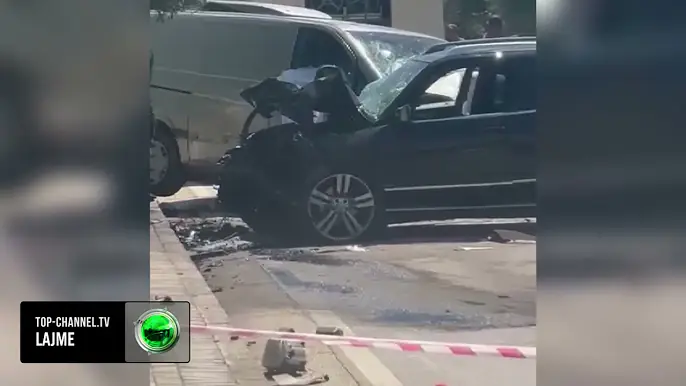 Top Channel/ Dy shokët e shtruan me alkool në Borsh, njëri nxori armën në sherr verbal e sipër