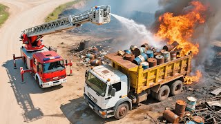 덤프트럭이 석유 드럼을 운반하던 중 우연히 마차에 불이 붙었다.