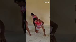 Le haka des volleyeurs Tahitiens à Palau pour les Mini Jeux du Pacifique