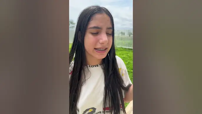 Fiorella no le gusta bañarse 😱