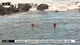 Malgré les températures fraîches de l’hiver austral, les bassins attirent les baigneurs