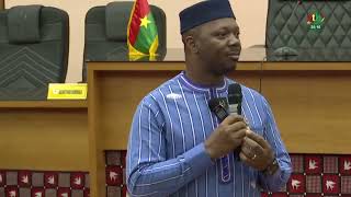 파소 메보 홀리데이 캠프: 과도 입법부의 캠핑객들