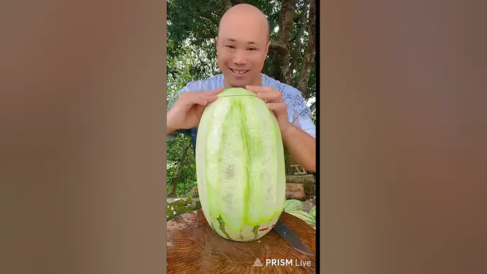 🔴 how to cut watermelon by funny man 🔴