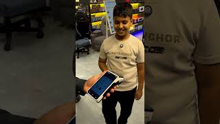 اشتر اي شي من المحل مجانآ 😂😂