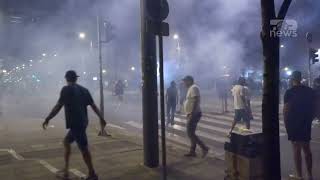 Top News - Serbët sërish në protestë. Digjet Beogradi e Novi Sadi, sulmohen zyrat e Vuçiç