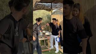 شاب صعيد يدفع عن بنت في سوق