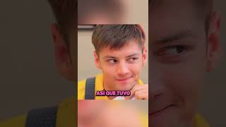 ¡Este Niño Encontró Una Pluma Mágica! 🖊️👦✨