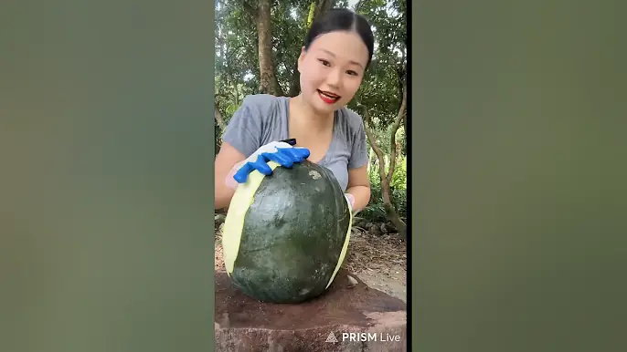 🔴 how to cut watermelon by funny man 🔴