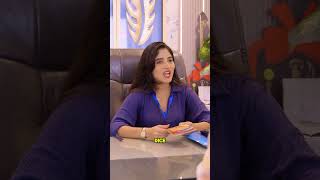 Cuando el hijo la abandonó una gerente del banco fue su única esperanza 💔🥺" #shorts #viralshorts