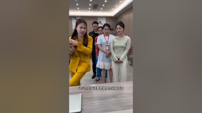 لن تصدق ما جرى للمديرة الماكرة! 😲