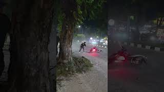 motor berpacaran