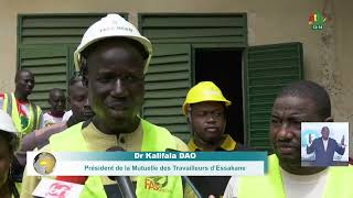Faso Mêbo: Essakane SA 근로자 뮤추얼 펀드에서 100톤의 시멘트 제공