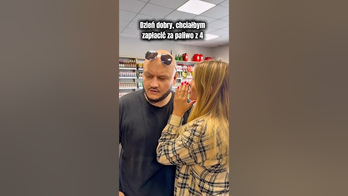 Kasjerka uczyła go kultury przy kasie