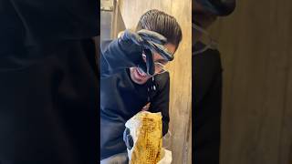 اذكى بياع شاورما 😂 والصدمه في الاخير #shorts