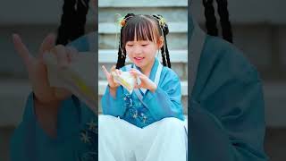 طفل صغير يركض بسرعة البرق#shorts #shortvideo