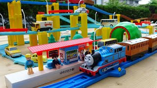 Plarail Thomas & Minicar☆Let's run on the Plaroad and Big Thunder Mountain courses