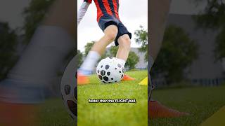 아무도 사용하지 않을 최고의 축구공은?