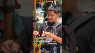 Este niño va ser un gran empresario - La manera de vender es única 🫶🏽🫡 #vendedor #niñotalentoso