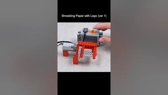 Shredding paper with Lego (ver 1) #shorts