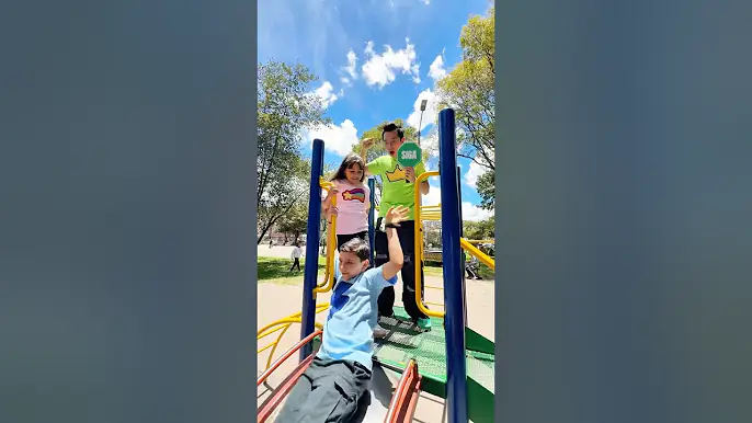 Juego en el Parque con Cami y Tomy 🌳