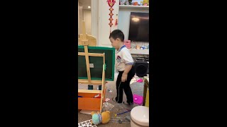 我都打扮这么美了，胖晨怎么就画成那样了，水平也真是太差了#亲子搞笑#萌娃#人类幼崽成长记