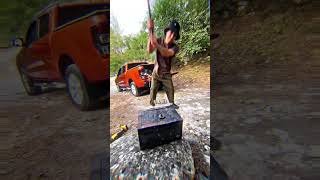 💀 Il a trouvé un coffre caché…