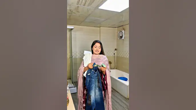 বাঙালি বউ যখন জামাইর পকেট থেকে টাকা পায় 😂 | Husband Vs Wife 👰‍♀️#shorts