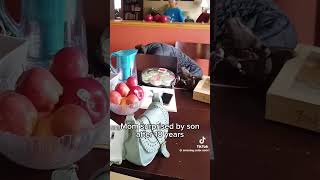 Mom was surprised by her son after 18 years, sooo long