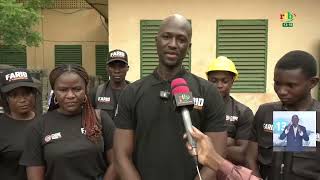 파소 메보: 3개 건물에 시멘트, 발전기, 모래, 인터넷 연결 제공