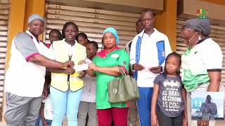 콩고 브라자빌의 부르키나브 주민 Lassina OUATTARA가 Faso Mêbo에 시멘트 10톤을 제공합니다.