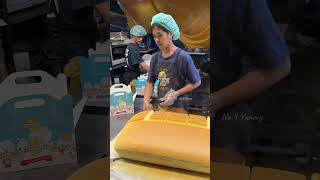 So fluffy! Thailand Famous egg cake. #streetfood #shorts