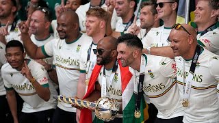 Hero's welcome for South African men's cricket team