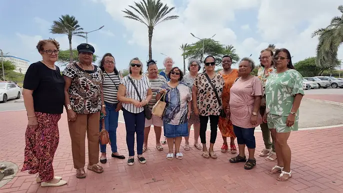 Grupo di 60+ ta riba caya di un dia pa otro