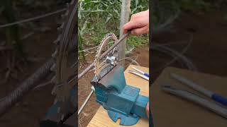 Él hizo un dispositivo para hacer agujeros de forma automática 🤩 #ideas #trends #fyp