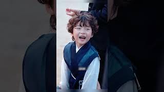 **"Genç Efendi ve Kötü Ruhların Sırrı"**