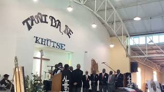 Aogu/hûs paying tribute to fallen fellow