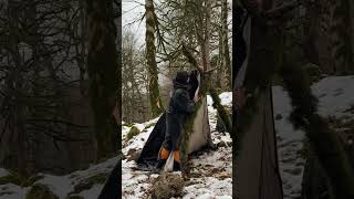 Surviving alone in a blizzard 🌳 #bushcraft #survival #camping #wildlife #outdoorskills