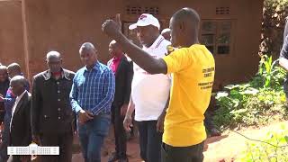 Umukuru w'igihugu Ndayishimiye 🇧🇮 yagendeye abikorera utwabo 2 , muntumbero yo kubatera intege.