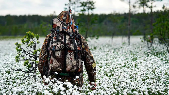 ОГРОМНАЯ ИЗБА! ПОПАЛ ПОД ПРОЛИВНОЙ ДОЖДЬ. ИДУ ЗА ЩУКОЙ.