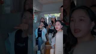 坏人假装小孩子家长企图带走他，爸爸发现后联手司机报警相救，好人有好报