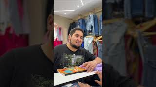 Hizo esto para hacerle creer a su mujer que estaban comprando el vestido más caro.