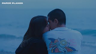 กลับมาเพื่อบอกลา (JUST TO LET ME KNOW) - Paper Planes「Official MV」