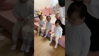 宝爸的流水线工作开始啦😂😂 #胡家三千金  #家有萌娃 #三胞胎vlog #爸爸帶娃記  #lovelybaby  #lovely