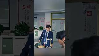 Este hombre rescató a un tigre dientes de sable #shorts