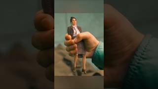 أخفى معلمته الصغيرة في حقيبة 😱