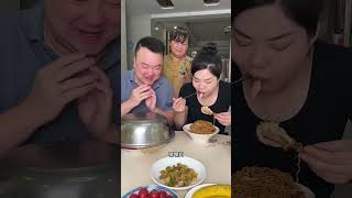 The selfish husband thought he had barbecue, but it turned out to be bitter melon